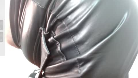 Snapshot of sexypsychologist chatting on 01.30.25 Sexy Psychologist online show from 01.30.25