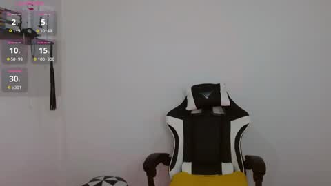 Snapshot of sexypsychologist chatting on 02.14.25 Sexy Psychologist online show from 02.14.25