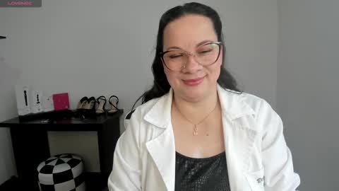 Snapshot of sexypsychologist chatting on 10.06.25 Sexy Psychologist online show from 10.06.25