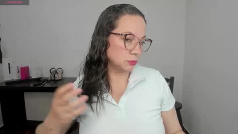 Snapshot of sexypsychologist chatting on 11.24.25 Sexy Psychologist online show from 11.24.25