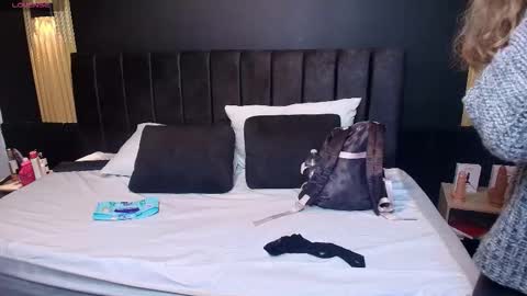 R A C H E L online show from 10.01.25