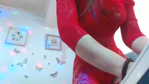 Venus Independent Model online show from 02.18.25