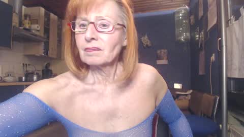 Snapshot of sexysilvie3112 chatting on 01.21.25 Silvie online show from 01.21.25