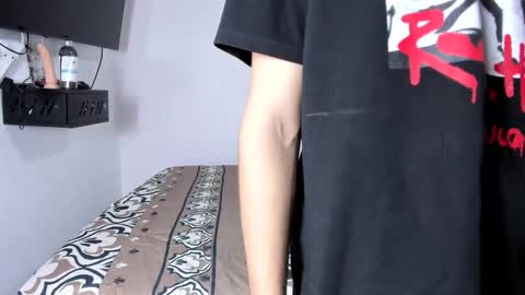 Snapshot of sexyskinnynaksu chatting on 11.15.25 sexyskinnynaksu online show from 11.15.25