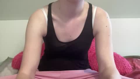 Snapshot of sexyskylar2016 chatting on 06.08.26 Sexy Skylar online show from 06.08.26