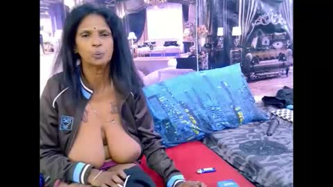 Snapshot of sexyva4u2luv chatting on 03.02.26 sexyva4u2luv online show from 03.02.26