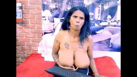 Snapshot of sexyva4u2luv chatting on 03.25.26 sexyva4u2luv online show from 03.25.26
