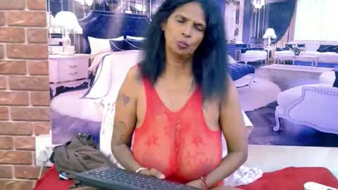 Snapshot of sexyva4u2luv chatting on 04.03.26 sexyva4u2luv online show from 04.03.26