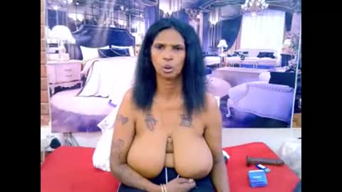 Snapshot of sexyva4u2luv chatting on 04.11.26 sexyva4u2luv online show from 04.11.26