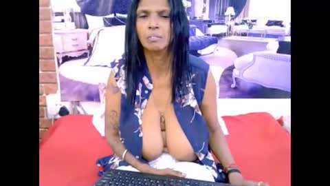 Snapshot of sexyva4u2luv chatting on 04.13.26 sexyva4u2luv online show from 04.13.26