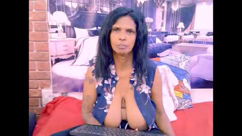 Snapshot of sexyva4u2luv chatting on 05.07.26 sexyva4u2luv online show from 05.07.26