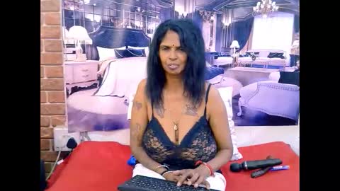 Snapshot of sexyva4u2luv chatting on 05.12.26 sexyva4u2luv online show from 05.12.26