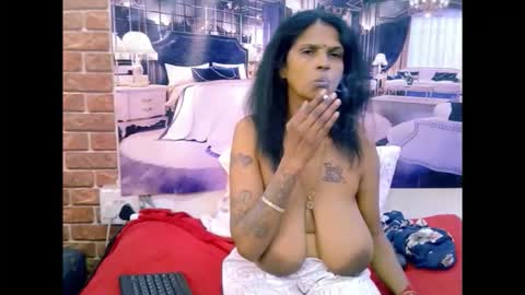 Snapshot of sexyva4u2luv chatting on 05.17.26 sexyva4u2luv online show from 05.17.26