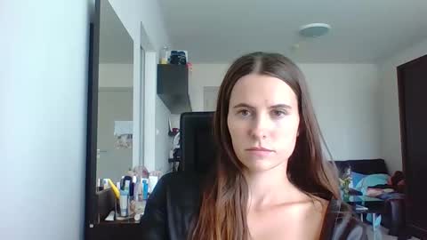 Snapshot of sexyviolettcat chatting on 02.21.26 Victory online show from 02.21.26