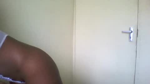 Snapshot of sexyy_tiny chatting on 03.25.26 Mel online show from 03.25.26