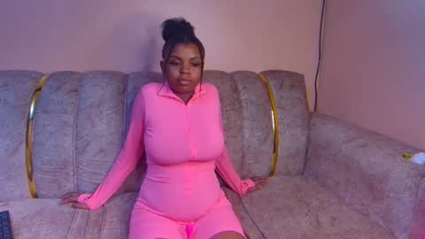 sexyyred_ online show from 12.03.24