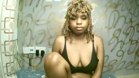 sexyyred_ online show from 03.12.25