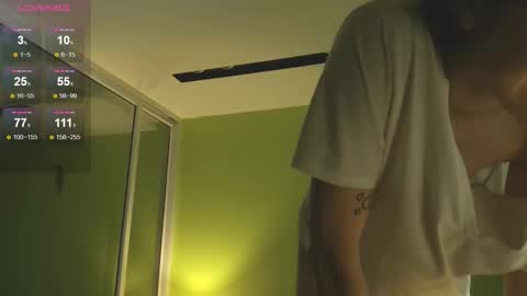 Snapshot of shamahasla chatting on 11.09.25 Sade online show from 11.09.25