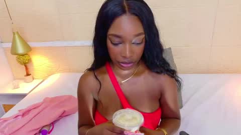 Snapshot of shamira_moore chatting on 02.26.25 Catalina online show from 02.26.25