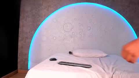 Snapshot of shanelsmiith chatting on 02.08.26 Shanel online show from 02.08.26