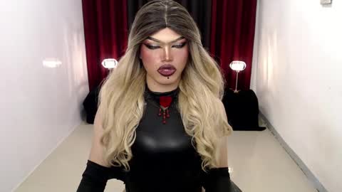 Snapshot of shanex01 chatting on 12.06.24 Shane X online show from 12.06.24