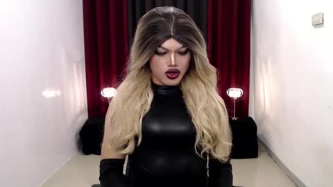 Snapshot of shanex01 chatting on 12.08.24 Shane X online show from 12.08.24