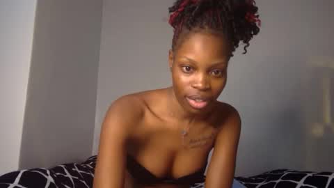 Snapshot of shania_sleigh chatting on 01.13.25 shania_sleigh online show from 01.13.25