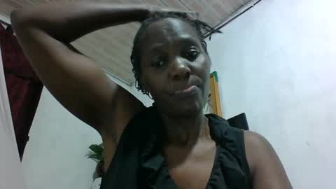 Snapshot of shanice_joy chatting on 11.15.25 Joy online show from 11.15.25