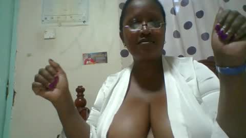 Snapshot of shanice_joy chatting on 11.27.25 Joy online show from 11.27.25