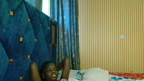 Snapshot of shaniz_shallet chatting on 11.12.25 Shaniz online show from 11.12.25