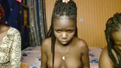 Snapshot of shaniz_shallet chatting on 11.16.25 Shaniz online show from 11.16.25