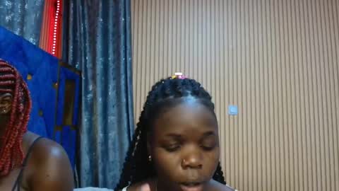 Snapshot of shaniz_shallet chatting on 11.20.25 Shaniz online show from 11.20.25