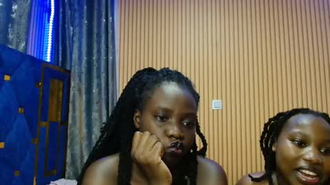 Snapshot of shaniz_shallet chatting on 11.26.25 Shaniz online show from 11.26.25