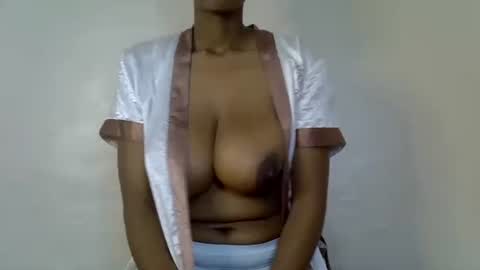 Snapshot of shanizzz chatting on 09.25.25 shanizz online show from 09.25.25