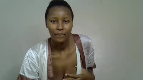 Snapshot of shanizzz chatting on 11.17.25 shanizz online show from 11.17.25