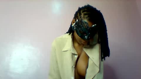 Snapshot of shanizzz chatting on 02.17.26 shanizz online show from 02.17.26