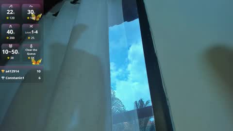 Snapshot of shannakendall chatting on 11.12.25 Shana online show from 11.12.25