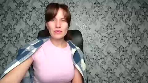 Snapshot of shannen_sweet chatting on 11.24.25 Shannen online show from 11.24.25