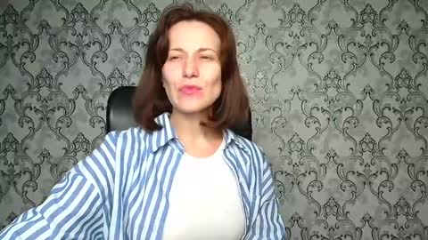 Snapshot of shannen_sweet chatting on 11.27.25 Shannen online show from 11.27.25