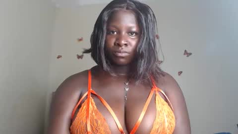 Snapshot of shannky_ chatting on 10.29.25 shannky online show from 10.29.25