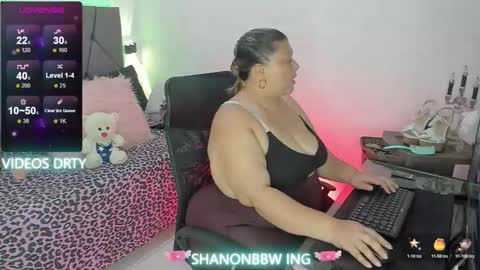 Snapshot of shannonbbw chatting on 10.23.25 SHANNONBBW online show from 10.23.25