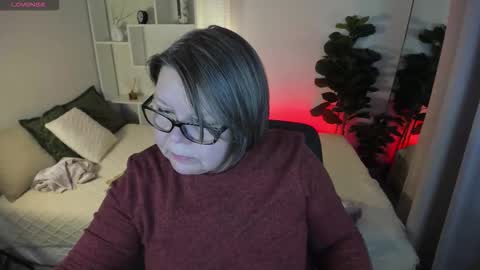 Snapshot of shannonshine chatting on 02.17.26 Shannon online show from 02.17.26