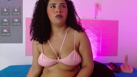 Snapshot of sharamadison98 chatting on 11.25.25 sharamadison online show from 11.25.25