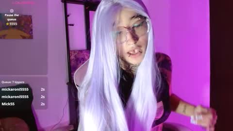 Snapshot of sharaross1 chatting on 10.25.25 sharaross1 online show from 10.25.25