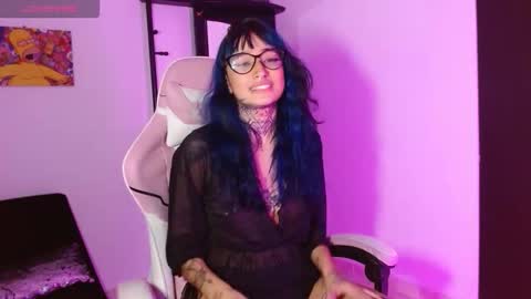 Snapshot of sharaross1 chatting on 11.20.25 sharaross1 online show from 11.20.25