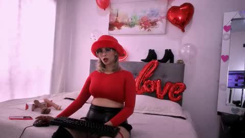 Snapshot of sharlott_3 chatting on 02.14.26 sharlott_3 online show from 02.14.26