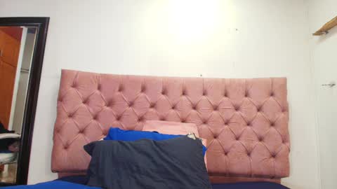 Snapshot of sharlott_kiss chatting on 12.31.24 Sharlott online show from 12.31.24