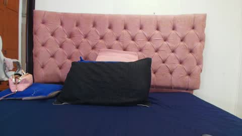 Snapshot of sharlott_kiss chatting on 01.16.25 Sharlott online show from 01.16.25