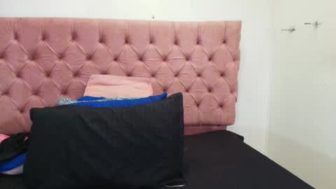 Snapshot of sharlott_kiss chatting on 01.17.25 Sharlott online show from 01.17.25