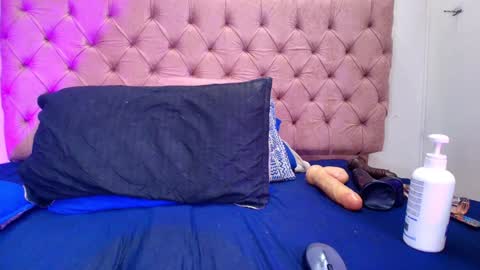 Snapshot of sharlott_kiss chatting on 01.24.25 Sharlott online show from 01.24.25